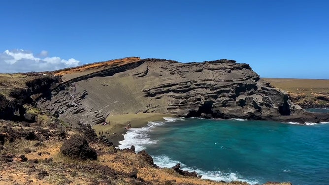 As Hawaii prepares for Tropical Storm Hone's impact, FOX Weather Correspondent Robert Ray has made his way to the Hawaiian Islands ahead of the storm. Here's a look at his journey there.