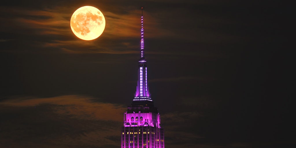 Partial lunar eclipse of Supermoon dazzles US skies in celestial double