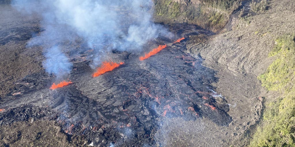 VIDEO: Lava flows after the eruption of the Kilauea volcano in Hawaii