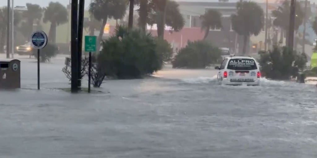 Flooding: State of emergency in Carolina Beach