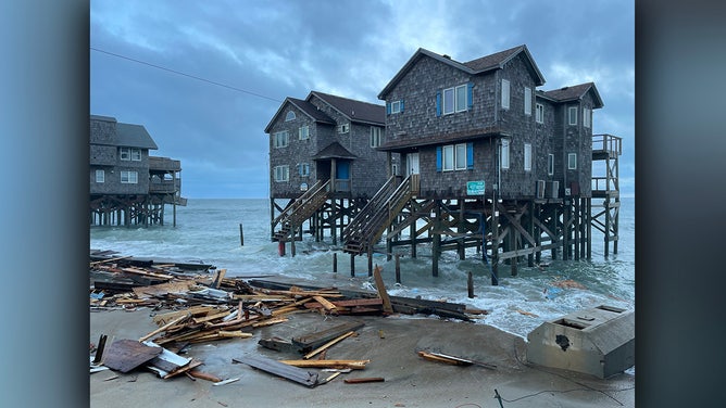 Cape Hatteras National Seashore (Seashore) is urging its visitors to avoid the beach and stay out of the water near the north end of Rodanthe and potentially for miles to the south, due to an early morning collapse of an unoccupied house.