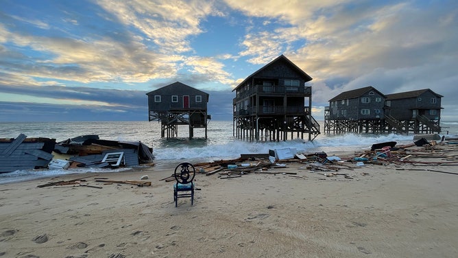 Cape Hatteras National Seashore (Seashore) is urging its visitors to avoid the beach and stay out of the water near the north end of Rodanthe and potentially for miles to the south, due to an early morning collapse of an unoccupied house.