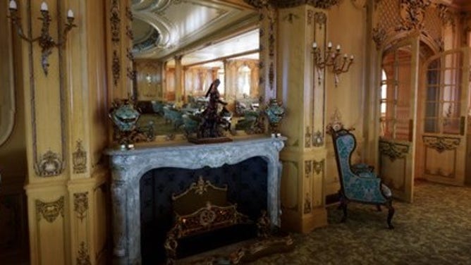 Virtual recreation of Diana in the First Class Lounge.