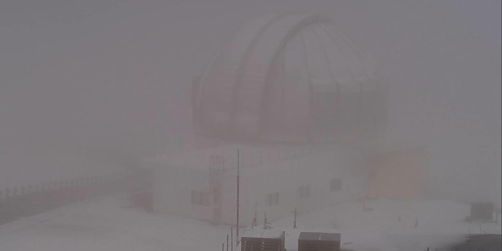 Hawaii's Mauna Kea Summit Sees Snow Before NYC This Fall!
