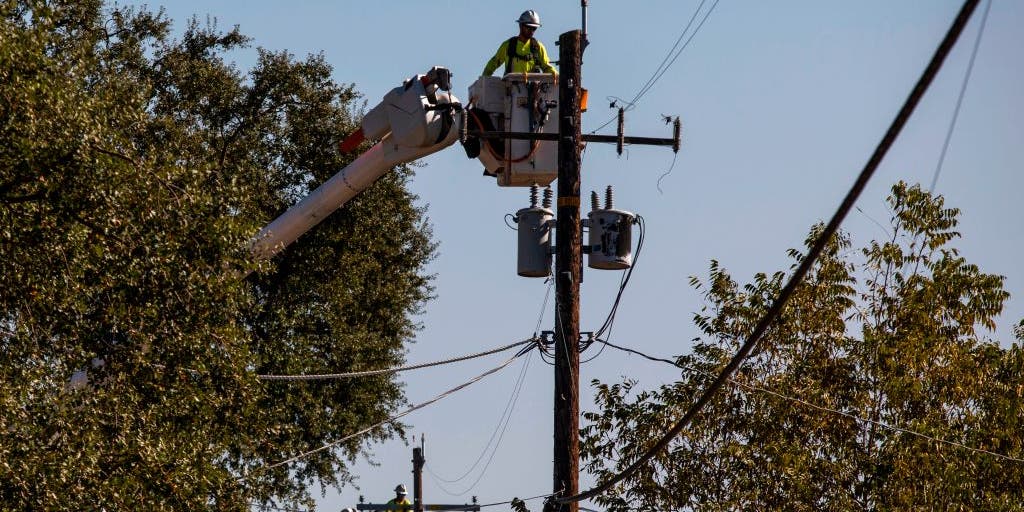 Fire danger in California prompts warnings of possible power outages