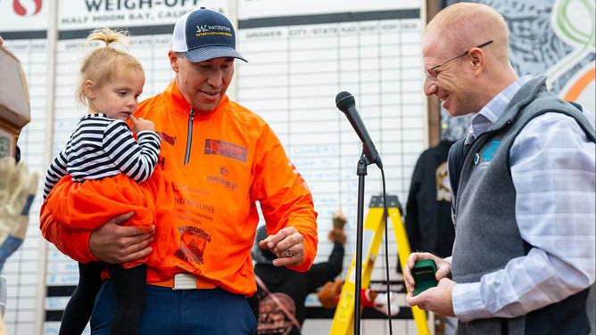 Reigning world champion pumpkin grower Travis Grienger scooped the top prize again this year at the 51st Safeway World Championship Pumpkin Weigh-Off in Half Moon Bay, California. Grienger, the Minnesota champion who made history last year with a world-record-setting 2,749-pound pumpkin, secured this season’s title with a 2,471-pound specimen.