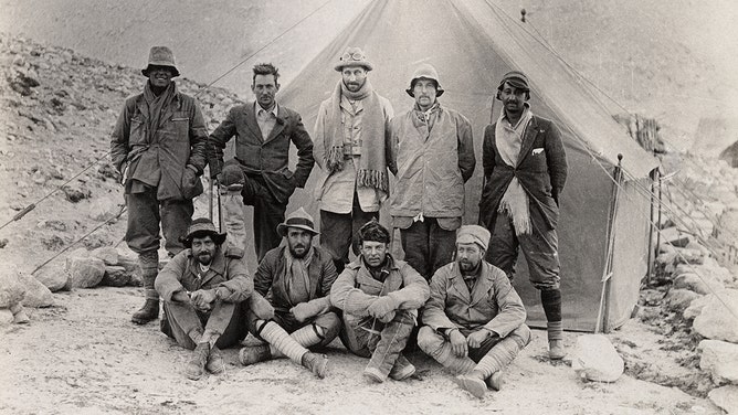 Members of the 1924 British Mount Everest expedition. Back row, left to right: Andrew Irvine, George Mallory, John de Vars Hazard, Noel E. Odell and expedition doctor, R.W.G. Hingston. Front, left to right: E.O. Shebbeare, Geoffrey Bruce, Dr. T. Howard Somervell and Bentley Beetham.