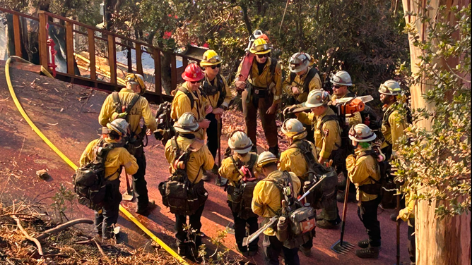 A pop-up fire outside of Oakland caused hundreds of people to be evacuated on Friday afternoon as multiple agencies worked to control the blaze.