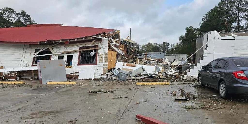 3 injured as EF1 tornado touches down in Basile, Louisiana Fox Weather