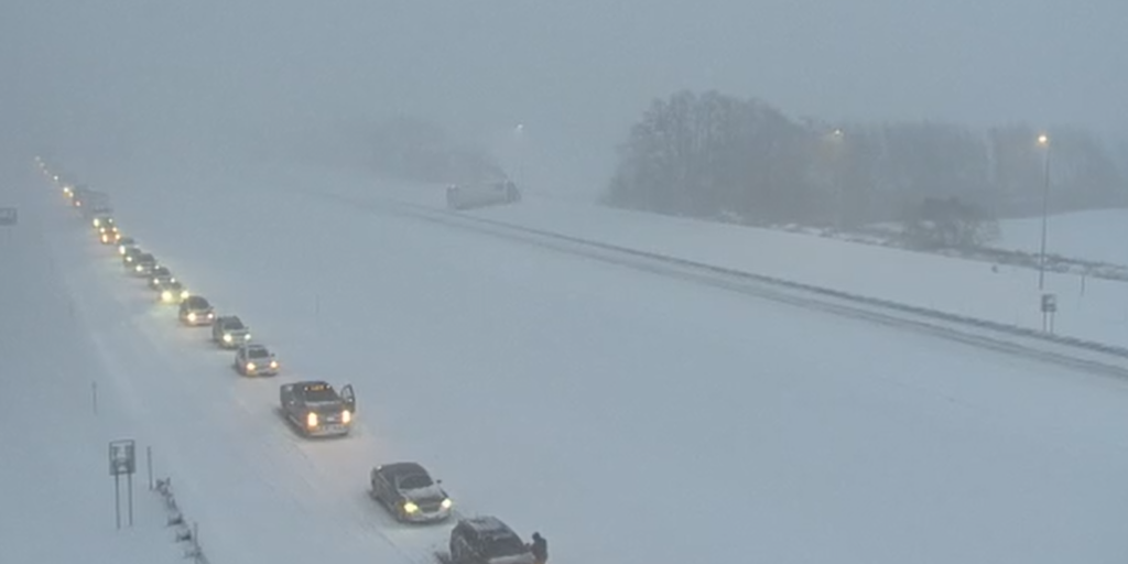 VIDEOS: ‘Chaos’ ensues along Great Lakes as feet of snow piles up