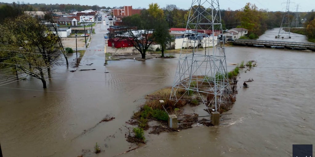 Missouri voters diverted as floods threaten St. Louis polling locations