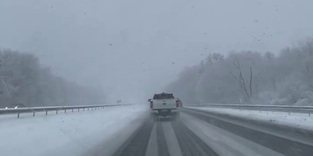 Snow slamming Northeast as Thanksgiving winter storm wreaks havoc for travelers across US