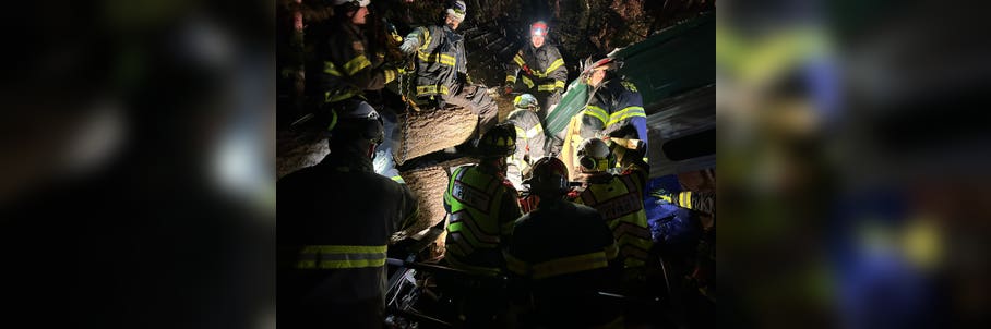 At least 2 dead as bomb cyclone slams Seattle area with fierce winds leaving over 700,000 without power