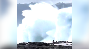 Hawaii beachgoers injured while surviving harrowing encounter with massive waves