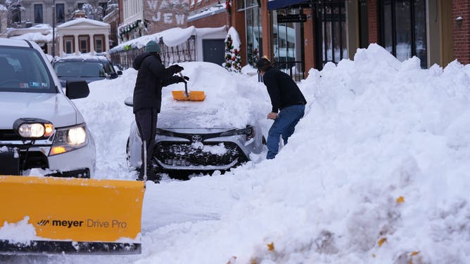 ERIE, PENNSYLVANIA, UNITED STATES - DECEMBER 2: An unforgiving lake-effect snow blankets the Great Lakes, disrupting daily life in New York and Pennsylvania, United States on December 02, 2024. (Photo by Lokman Vural Elibol/Anadolu via Getty Images)