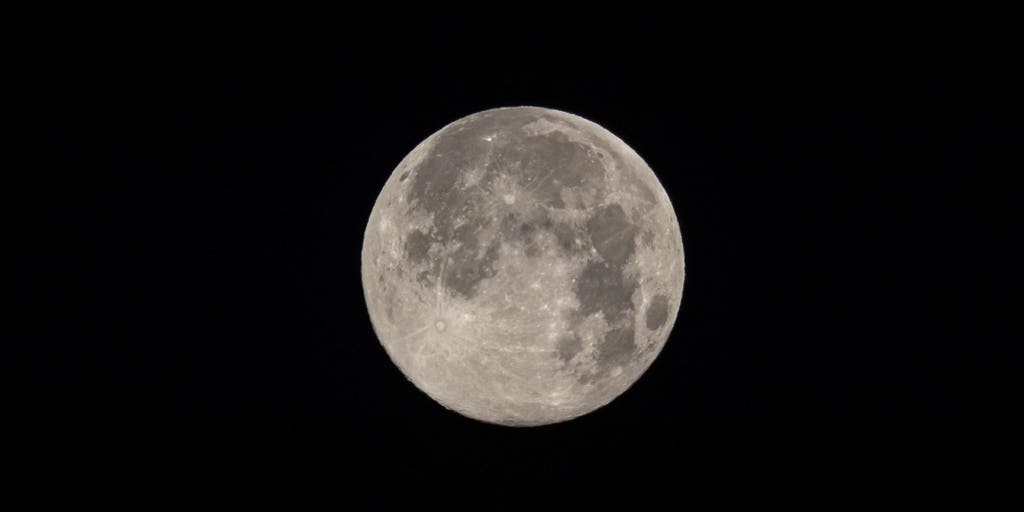 Wolf Moon How and when to see January's full Moon glow next to Mars