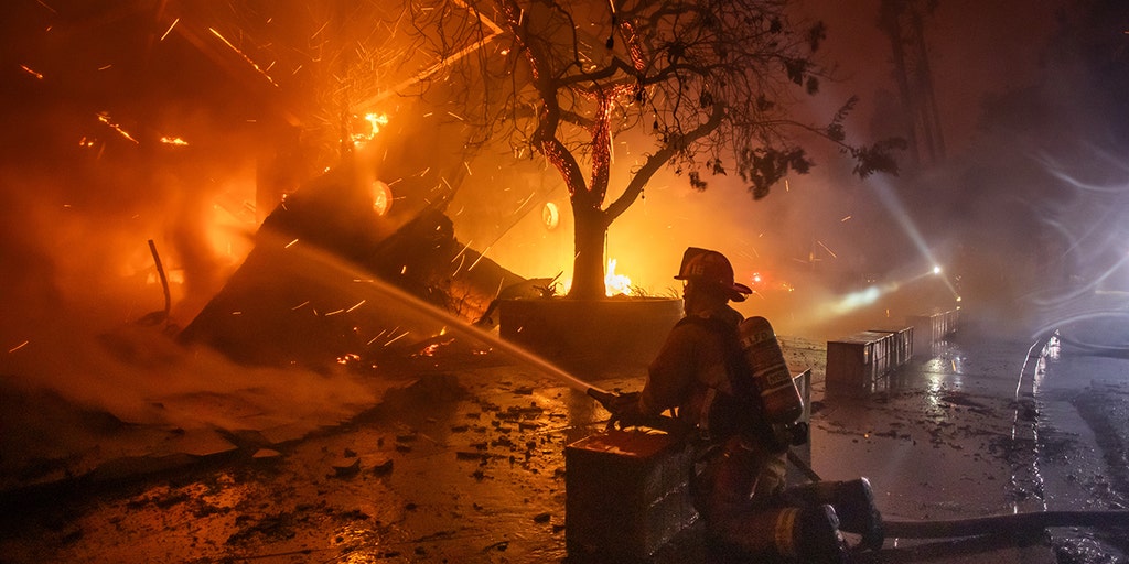 Tens of Thousands Flee as Devastating Wildfires Engulf Los Angeles!