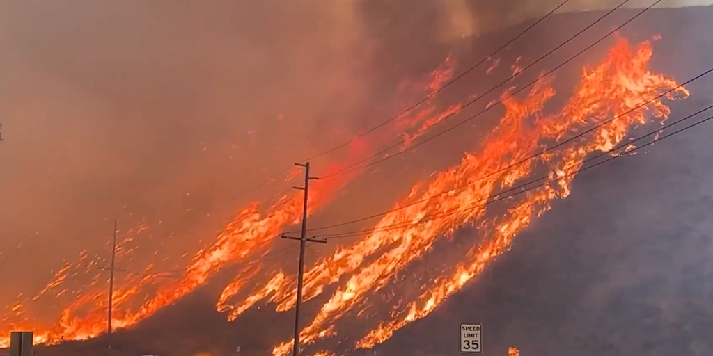 VIDEO: Hughes Fire inferno consumes hills in Los Angeles County | Fox ...