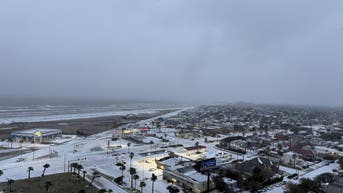 Beaches covered with snow during historic Gulf Coast winter storm - Fox News