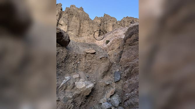 The black circle on the photo shows where the hiker got stuck in the sie canyon.