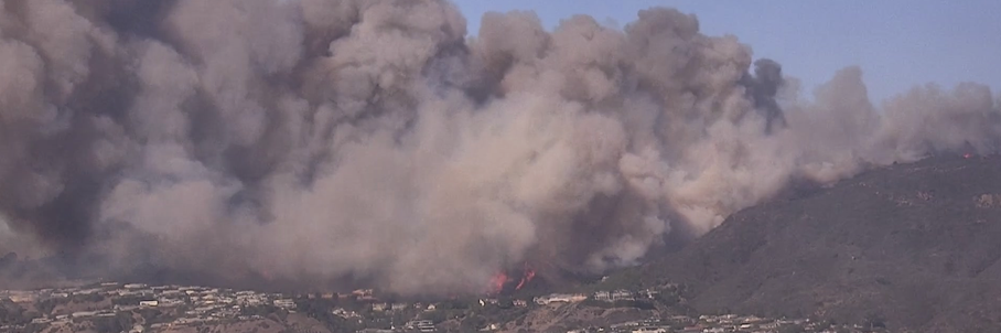 Los Angeles braces for ‘life-threatening’ windstorm as wildfire explodes to 200 acres