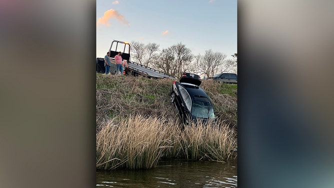 Two fishermen, Brock Newcomb and Tyler Dauzat, are being hailed as heroes after rescuing an 80-year-old man from his car as it sank into the Cane River in Natchitoches Parish, Louisiana.