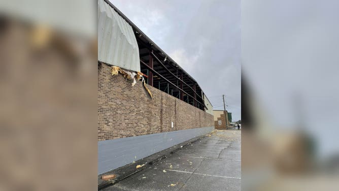 Possible tornado in Pensacola, Florida