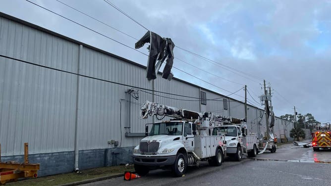 Possible tornado in Pensacola, Florida