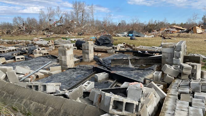 EF-2 Tornado in Morgan County, Tennessee