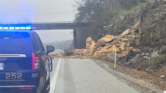 This photo shows a rockslide that occurred on Interstate 69 in Dawson Springs, Kentucky.