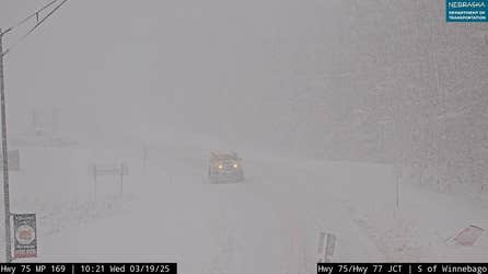 Blizzard hammering central US leads to highway closures in at least 3 states