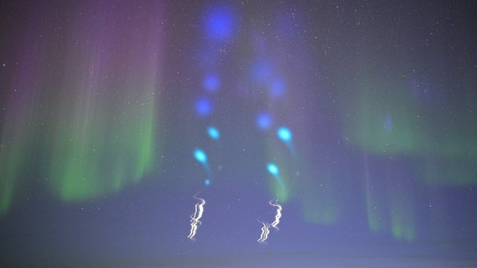 Alaska rocket launches into Northern Lights puts on awesome show