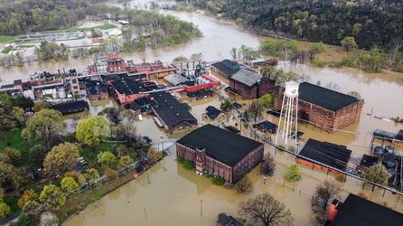 3 dead, hundreds displaced as Kentucky grapples with historic flooding