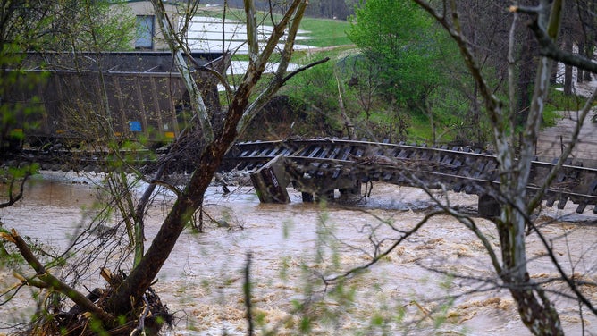 Train derails in Arkansas state park