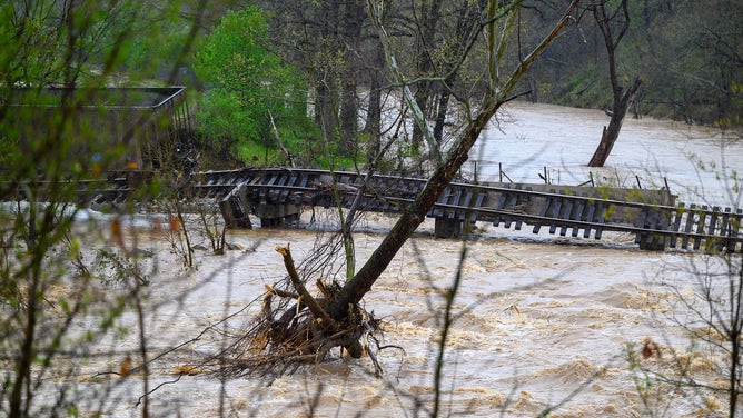 Train derails in Arkansas state park
