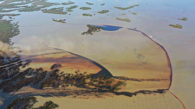 Unified Command continues response to release near Garden Island Bay, LA