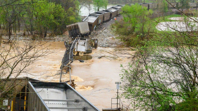Train derails in Arkansas state park