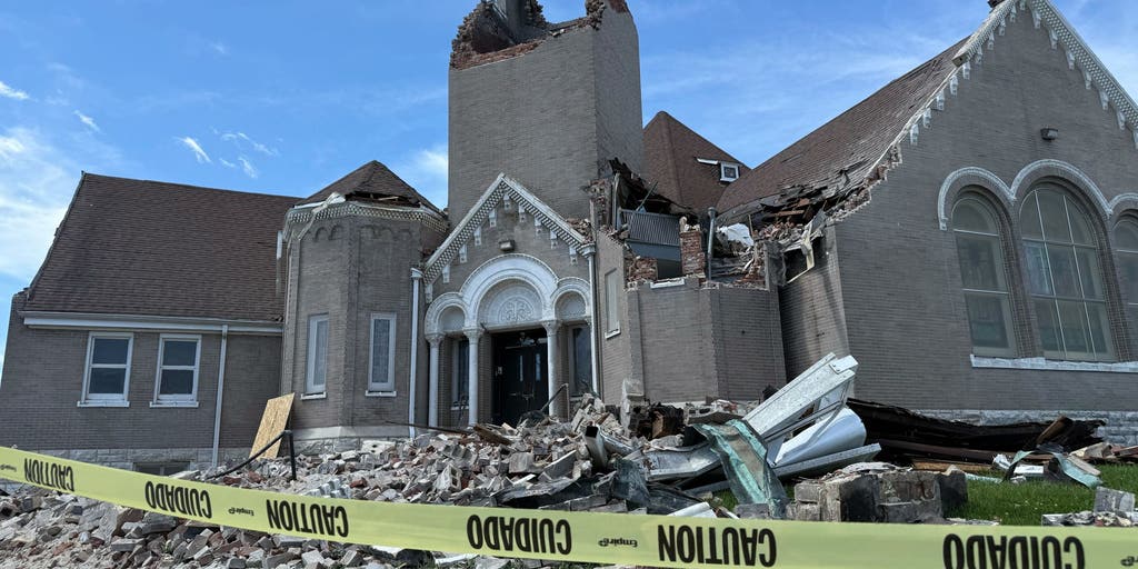 Woman killed after church roof collapses during tornado strike in St. Louis  | Fox Weather
