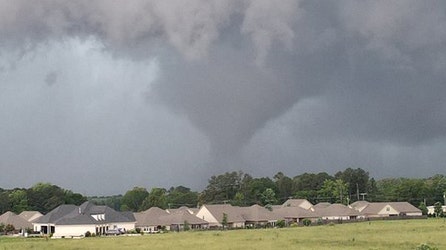 Florida, Georgia and the Carolinas on alert for damaging winds, possible tornadoes as severe storms march east