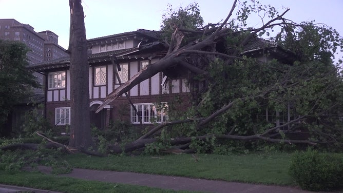 Tornado harm  successful  St. Louis