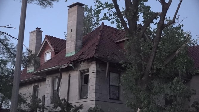 Tornado harm  successful  St. Louis