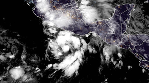 Tropical Depression 6-E becoming better organized, expected to become Hurricane Flossie early this week