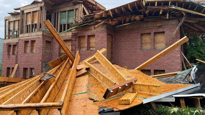 Collapse of an unoccupied building under renovations in Washington, D.C.