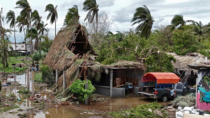 MEXICO-HURRICANE-ERICK