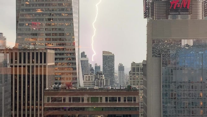 Lightning strikes Freedom Tower in NYC