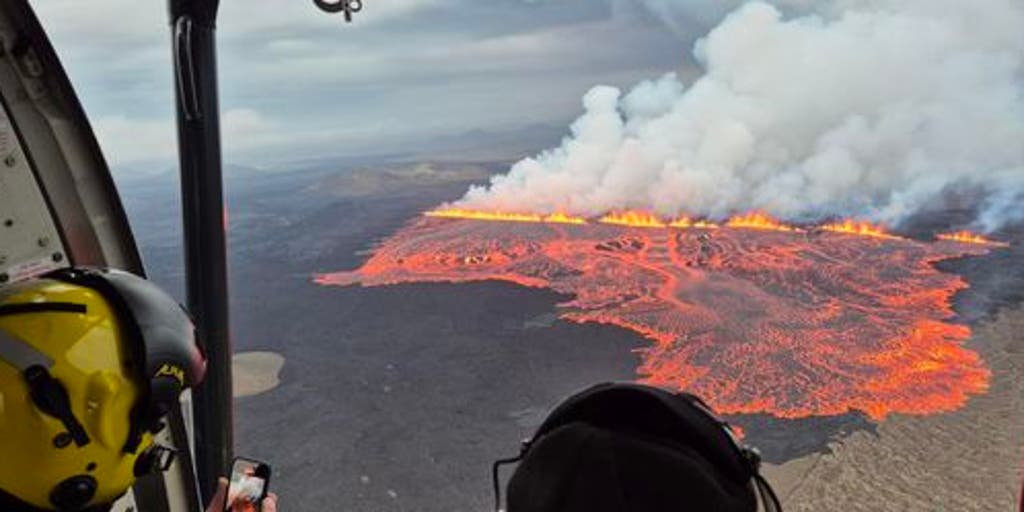 Volcano erupts on Iceland's Reykjanes Peninsula; popular tourist destination Blue Lagoon evacuated
