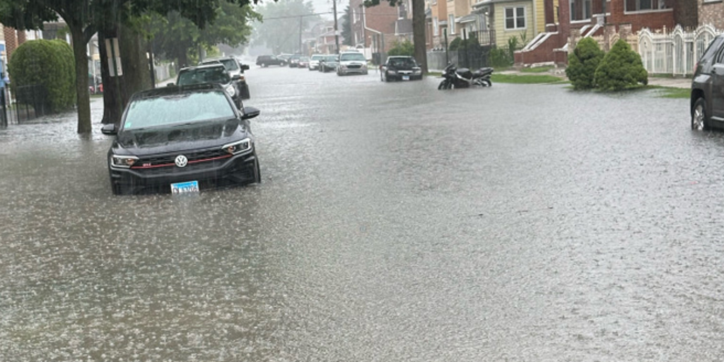 Chicago slammed with flash flooding after 5 inches of rain fall in few ...
