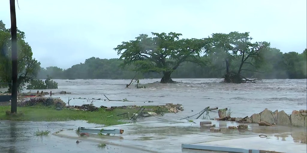 Kerrville slammed by historic flooding as search and rescue crew find