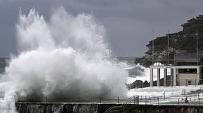 Powerful 'bomb cyclone' slams eastern Australia with 70 mph wind