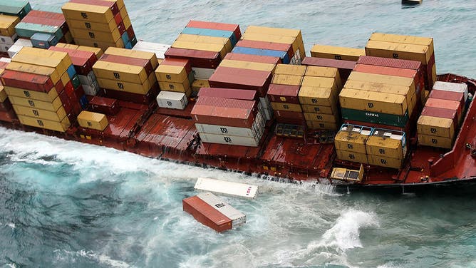 Oil Spill Grows In New Zealand